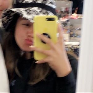 Meet your Posher, Jean